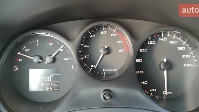 Черный Сеат Леон, объемом двигателя 1.39 л и пробегом 180 тыс. км за 6500 $, фото 10 на Automoto.ua