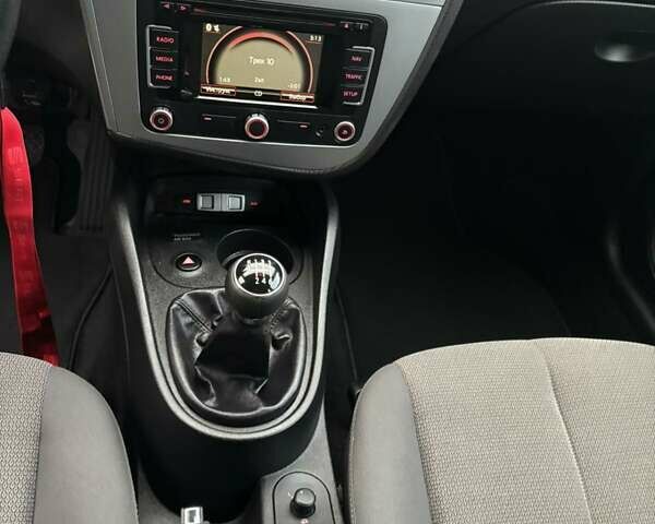 Сеат Леон 2011 в Бородянке на Automoto.ua Черный Сеат Леон, объемом двигателя 1.4 л и пробегом 200 тыс. км за 6999 $, фото 3 на Automoto.ua