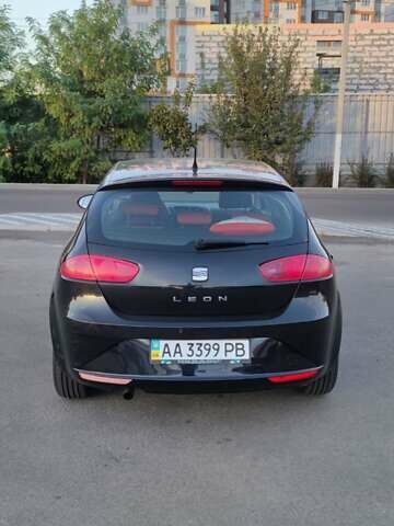 Черный Сеат Леон, объемом двигателя 1.39 л и пробегом 180 тыс. км за 6500 $, фото 8 на Automoto.ua