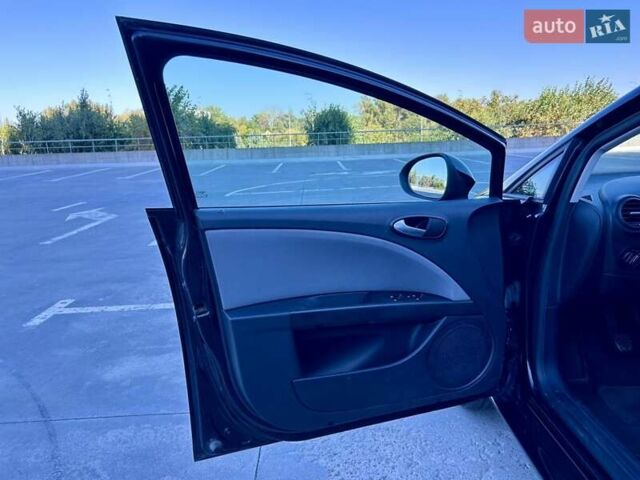 Черный Сеат Леон, объемом двигателя 1.39 л и пробегом 90 тыс. км за 9300 $, фото 16 на Automoto.ua