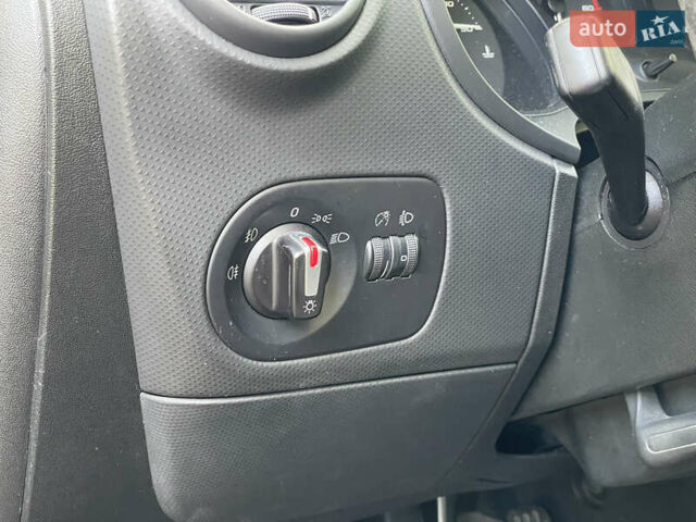 Чорний Сеат Leon, об'ємом двигуна 1.39 л та пробігом 96 тис. км за 7990 $, фото 15 на Automoto.ua
