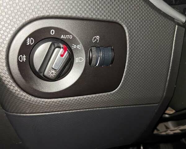 Чорний Сеат Leon, об'ємом двигуна 1.8 л та пробігом 181 тис. км за 7000 $, фото 5 на Automoto.ua