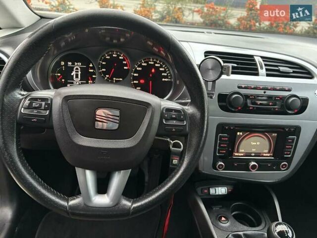 Сеат Леон 2011 в Бородянке на Automoto.ua Черный Сеат Леон, объемом двигателя 1.4 л и пробегом 200 тыс. км за 6999 $, фото 8 на Automoto.ua