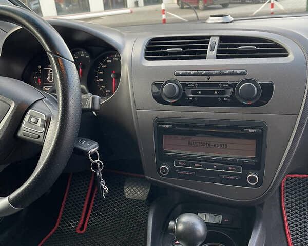 Черный Сеат Леон, объемом двигателя 2 л и пробегом 179 тыс. км за 8600 $, фото 23 на Automoto.ua
