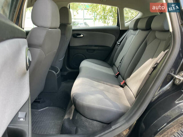 Чорний Сеат Leon, об'ємом двигуна 1.39 л та пробігом 96 тис. км за 7990 $, фото 21 на Automoto.ua
