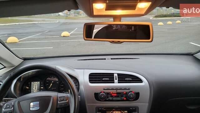 Сеат Леон 2011 в Киеве на Automoto.ua Черный Сеат Леон, объемом двигателя 1.8 л и пробегом 200 тыс. км за 8500 $, фото 16 на Automoto.ua