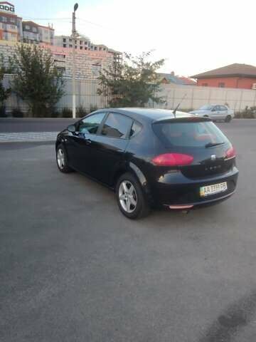 Черный Сеат Леон, объемом двигателя 1.39 л и пробегом 180 тыс. км за 6500 $, фото 6 на Automoto.ua