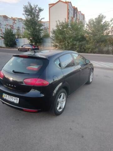 Черный Сеат Леон, объемом двигателя 1.39 л и пробегом 180 тыс. км за 6500 $, фото 7 на Automoto.ua