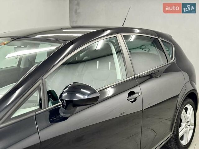 Чорний Сеат Leon, об'ємом двигуна 1.4 л та пробігом 170 тис. км за 6499 $, фото 13 на Automoto.ua
