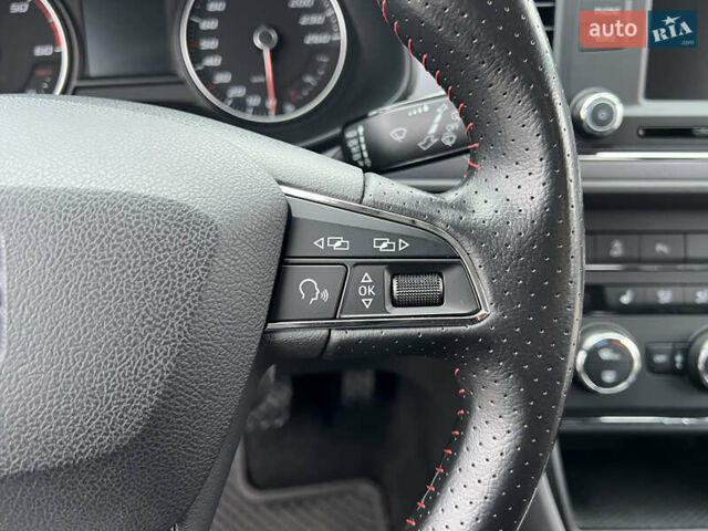 Чорний Сеат Leon, об'ємом двигуна 2 л та пробігом 202 тис. км за 14200 $, фото 77 на Automoto.ua