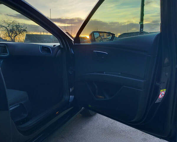 Черный Сеат Леон, объемом двигателя 1.6 л и пробегом 260 тыс. км за 10000 $, фото 9 на Automoto.ua