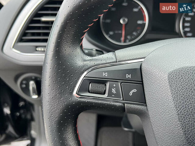 Чорний Сеат Leon, об'ємом двигуна 2 л та пробігом 202 тис. км за 14200 $, фото 76 на Automoto.ua