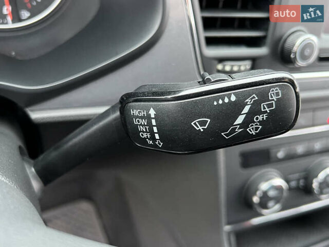 Чорний Сеат Leon, об'ємом двигуна 2 л та пробігом 202 тис. км за 14200 $, фото 81 на Automoto.ua
