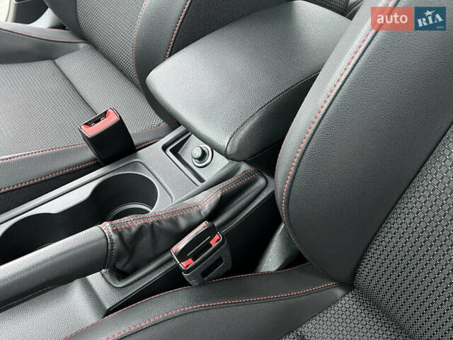 Чорний Сеат Leon, об'ємом двигуна 2 л та пробігом 202 тис. км за 14200 $, фото 70 на Automoto.ua