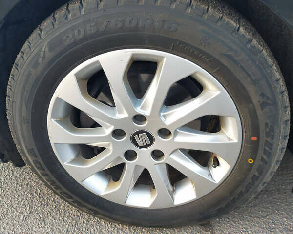 Черный Сеат Леон, объемом двигателя 1.6 л и пробегом 260 тыс. км за 10000 $, фото 14 на Automoto.ua