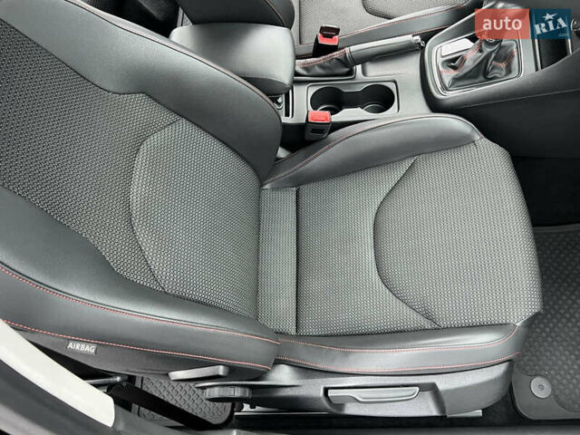 Чорний Сеат Leon, об'ємом двигуна 2 л та пробігом 202 тис. км за 14200 $, фото 101 на Automoto.ua