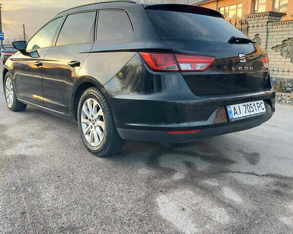 Черный Сеат Леон, объемом двигателя 1.6 л и пробегом 260 тыс. км за 10000 $, фото 4 на Automoto.ua