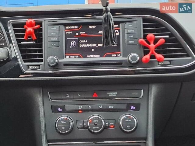 Черный Сеат Леон, объемом двигателя 1.6 л и пробегом 280 тыс. км за 11190 $, фото 12 на Automoto.ua