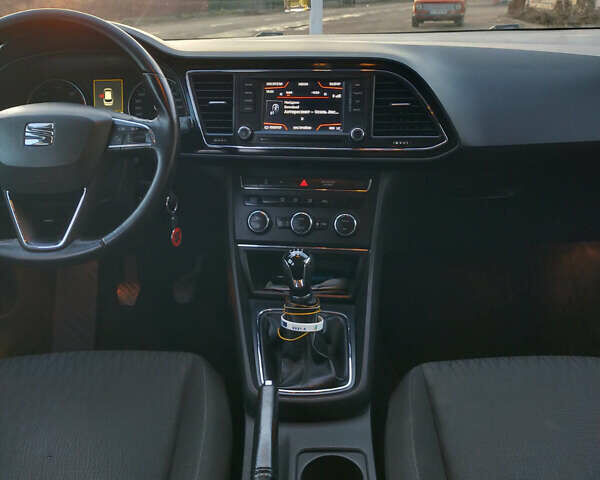 Черный Сеат Леон, объемом двигателя 1.6 л и пробегом 260 тыс. км за 10000 $, фото 13 на Automoto.ua