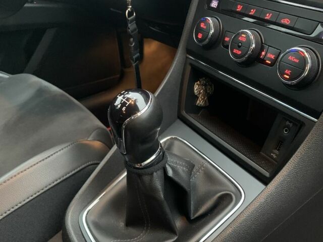 Черный Сеат Леон, объемом двигателя 1.6 л и пробегом 245 тыс. км за 12100 $, фото 17 на Automoto.ua