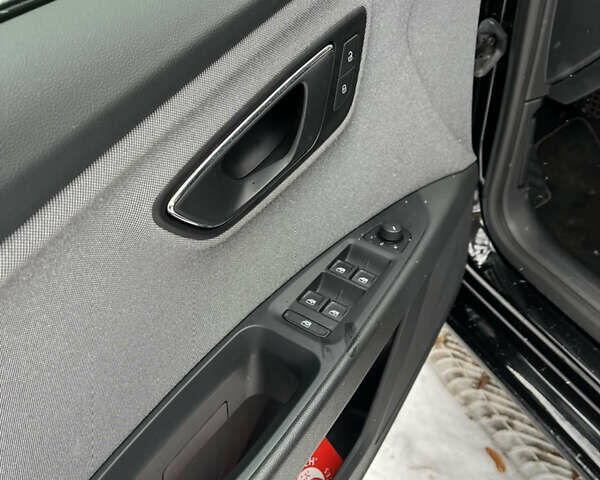 Черный Сеат Леон, объемом двигателя 1.6 л и пробегом 208 тыс. км за 16000 $, фото 18 на Automoto.ua