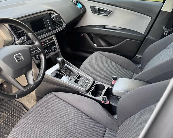 Черный Сеат Леон, объемом двигателя 1.97 л и пробегом 240 тыс. км за 13300 $, фото 12 на Automoto.ua