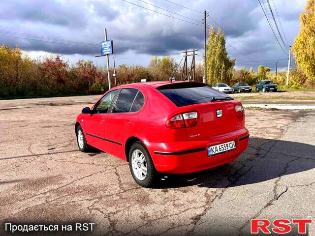 Красный Сеат Леон, объемом двигателя 1.6 л и пробегом 137 тыс. км за 4600 $, фото 4 на Automoto.ua