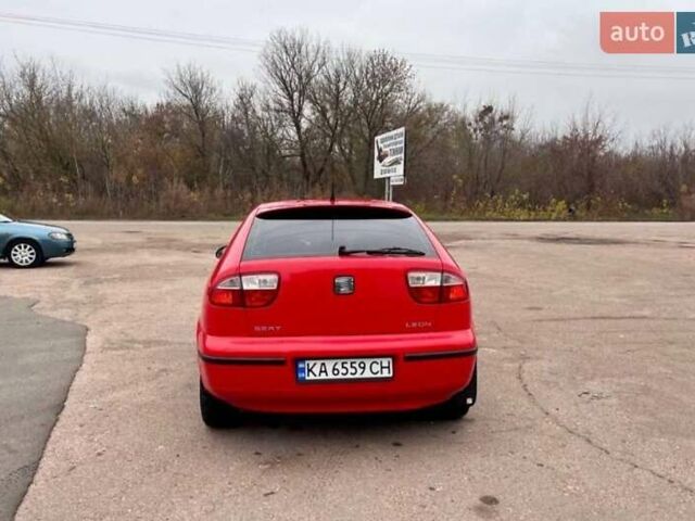 Червоний Сеат Leon, об'ємом двигуна 1.6 л та пробігом 157 тис. км за 4700 $, фото 4 на Automoto.ua