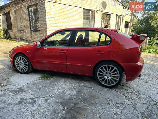 Красный Сеат Леон, объемом двигателя 1.8 л и пробегом 231 тыс. км за 5000 $, фото 2 на Automoto.ua