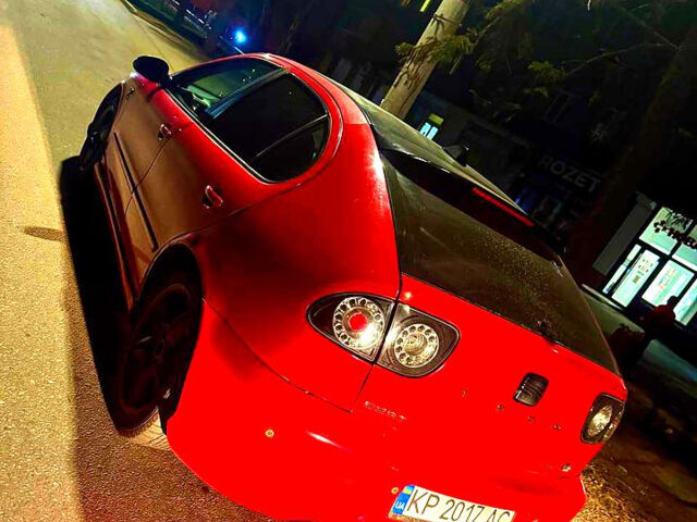 Червоний Сеат Leon, об'ємом двигуна 1.8 л та пробігом 260 тис. км за 4300 $, фото 1 на Automoto.ua