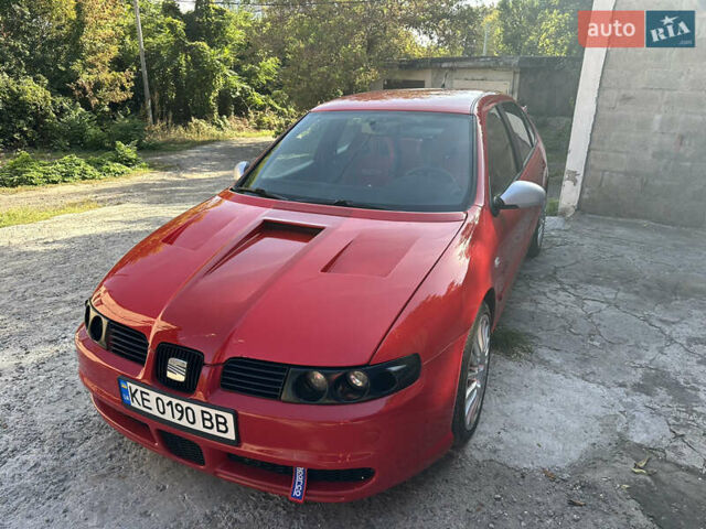 Красный Сеат Леон, объемом двигателя 1.8 л и пробегом 231 тыс. км за 5400 $, фото 8 на Automoto.ua