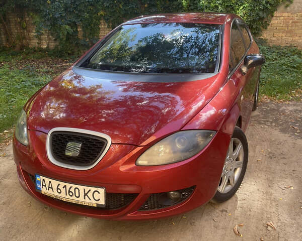 Красный Сеат Леон, объемом двигателя 1.6 л и пробегом 219 тыс. км за 5300 $, фото 3 на Automoto.ua