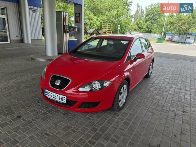 Червоний Сеат Leon, об'ємом двигуна 1.6 л та пробігом 211 тис. км за 5200 $, фото 1 на Automoto.ua