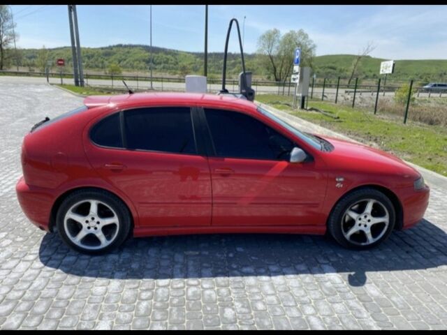 Червоний Сеат Leon, об'ємом двигуна 1.8 л та пробігом 95 тис. км за 4100 $, фото 2 на Automoto.ua
