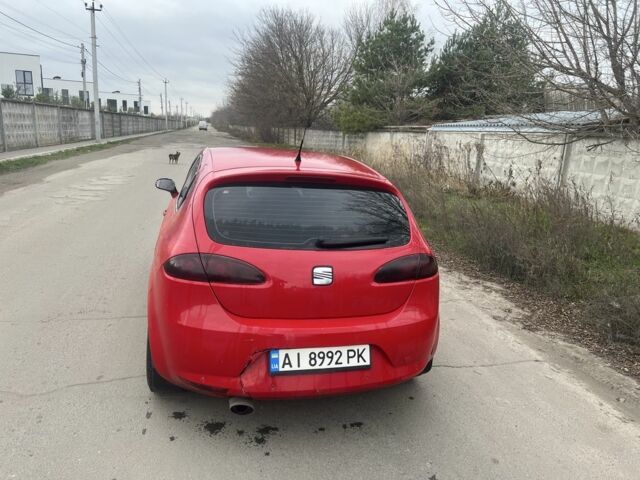 Красный Сеат Леон, объемом двигателя 1.6 л и пробегом 280 тыс. км за 2800 $, фото 3 на Automoto.ua