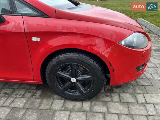 Червоний Сеат Leon, об'ємом двигуна 1.6 л та пробігом 223 тис. км за 4300 $, фото 1 на Automoto.ua
