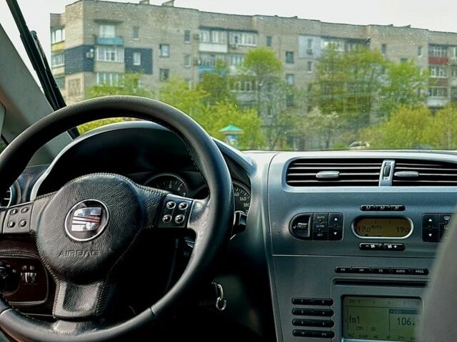 Червоний Сеат Leon, об'ємом двигуна 0.16 л та пробігом 280 тис. км за 4499 $, фото 13 на Automoto.ua