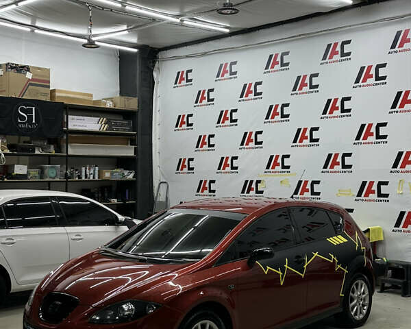 Красный Сеат Леон, объемом двигателя 1.6 л и пробегом 246 тыс. км за 5500 $, фото 1 на Automoto.ua