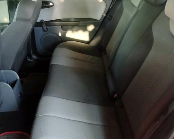 Червоний Сеат Leon, об'ємом двигуна 1.6 л та пробігом 253 тис. км за 4500 $, фото 3 на Automoto.ua