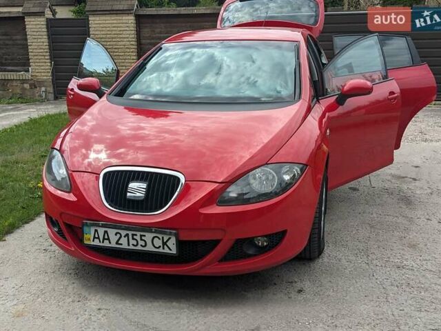Красный Сеат Леон, объемом двигателя 2 л и пробегом 99 тыс. км за 5099 $, фото 1 на Automoto.ua