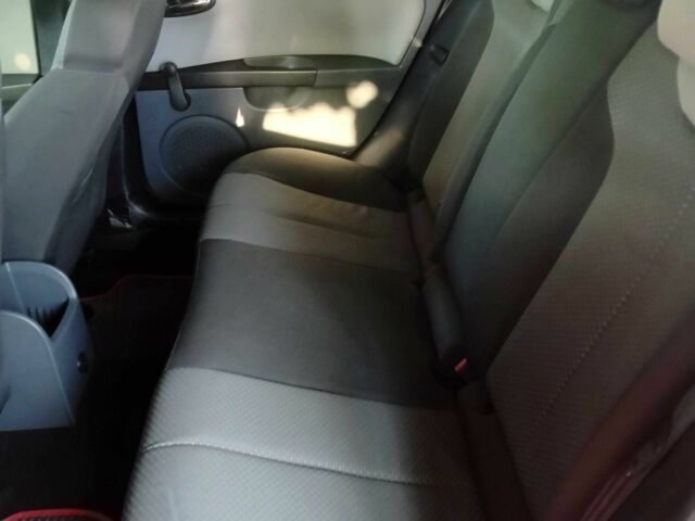 Сеат Леон 2006 в Киеве на Automoto.ua Красный Сеат Леон, объемом двигателя 1.6 л и пробегом 253 тыс. км за 4500 $, фото 3 на Automoto.ua