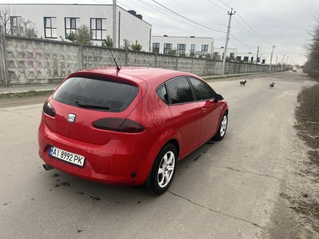 Красный Сеат Леон, объемом двигателя 1.6 л и пробегом 280 тыс. км за 2800 $, фото 2 на Automoto.ua