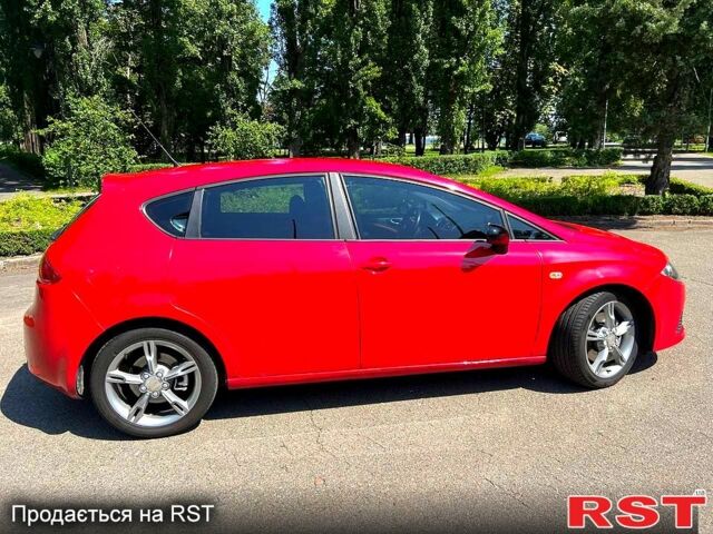 Червоний Сеат Leon, об'ємом двигуна 2 л та пробігом 180 тис. км за 6700 $, фото 1 на Automoto.ua
