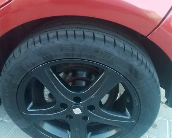 Червоний Сеат Leon, об'ємом двигуна 2 л та пробігом 226 тис. км за 5300 $, фото 4 на Automoto.ua