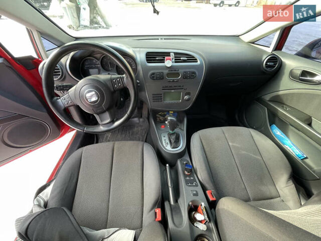 Червоний Сеат Leon, об'ємом двигуна 1.97 л та пробігом 318 тис. км за 7900 $, фото 11 на Automoto.ua