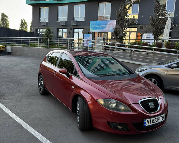Червоний Сеат Leon, об'ємом двигуна 1.6 л та пробігом 320 тис. км за 4750 $, фото 2 на Automoto.ua