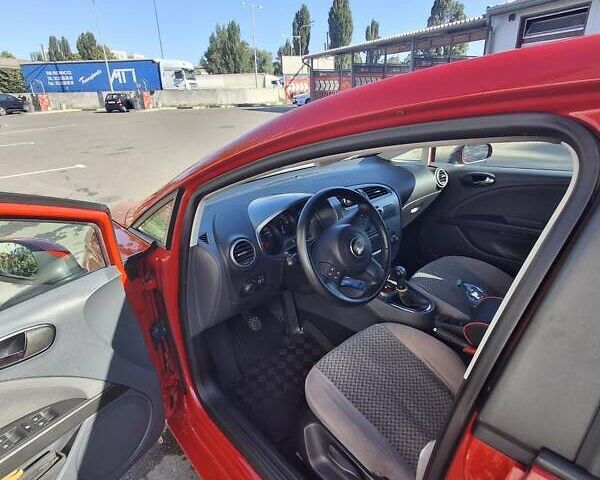 Червоний Сеат Leon, об'ємом двигуна 1.6 л та пробігом 175 тис. км за 7200 $, фото 4 на Automoto.ua