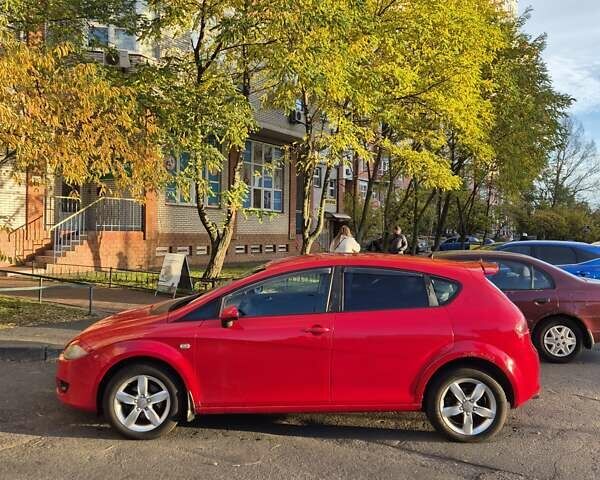 Червоний Сеат Leon, об'ємом двигуна 1.6 л та пробігом 186 тис. км за 6000 $, фото 3 на Automoto.ua
