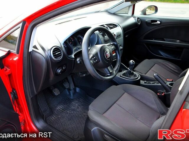 Червоний Сеат Leon, об'ємом двигуна 2 л та пробігом 206 тис. км за 6300 $, фото 8 на Automoto.ua