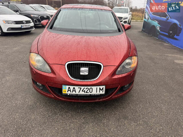 Красный Сеат Леон, объемом двигателя 1.6 л и пробегом 219 тыс. км за 6200 $, фото 1 на Automoto.ua